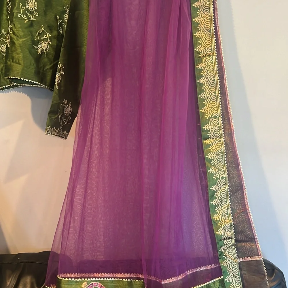 Pakistani Indian suit sold - Picture 5 of 11